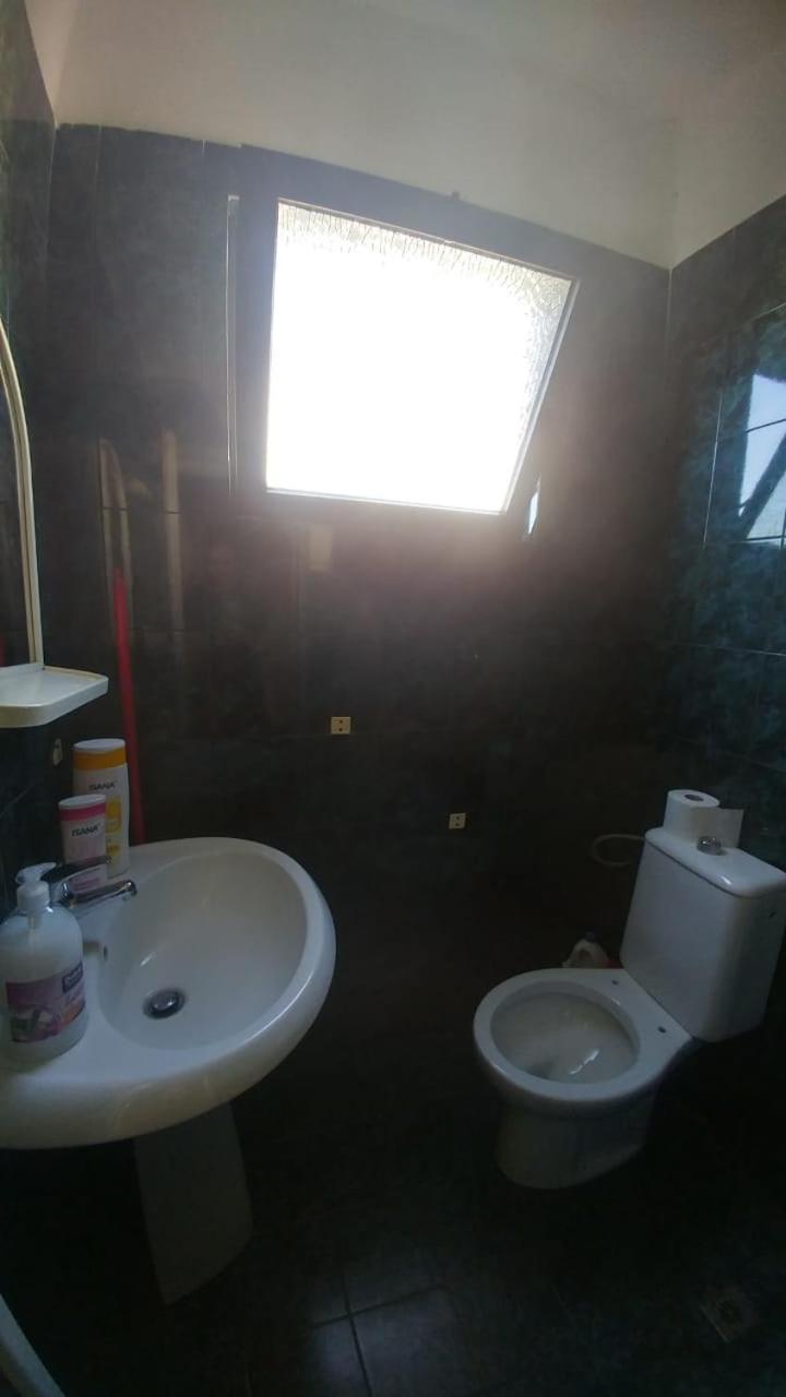 Rruga E Kavajes Apartament *